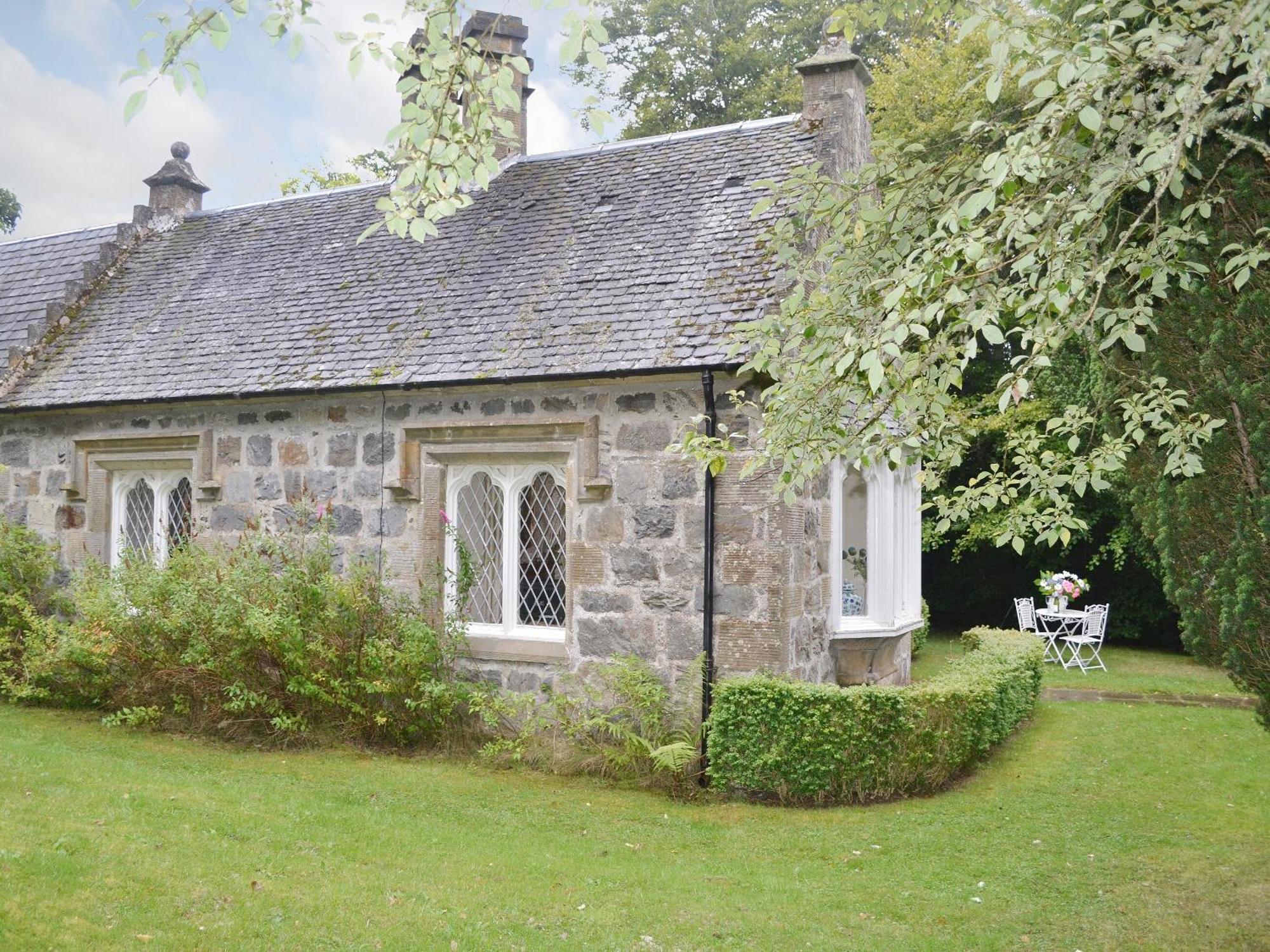 Duffs Lodge - Beaufort Estate Belladrum Exterior photo